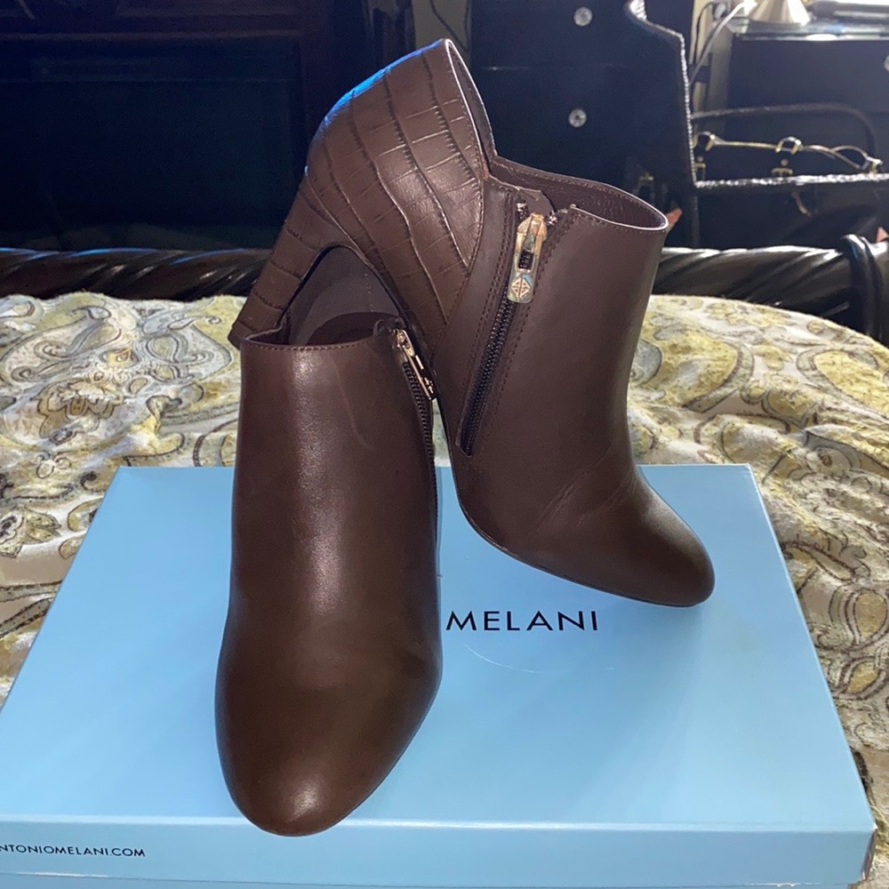 ANTONIO MELANI BENTINN CROC 🐊 LEATHER BACK HEEL. (Brand New)🤎